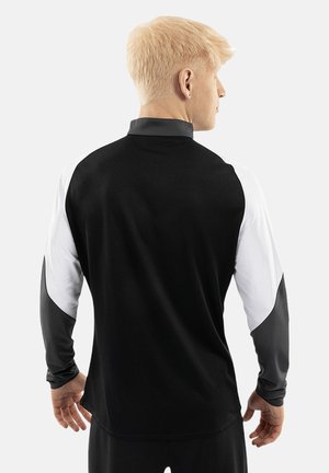 Zwarte sportshirt met lange mouwen en witte en grijze accenten, met een hoge kraag en textuurstof, getoond vanaf de achterkant.