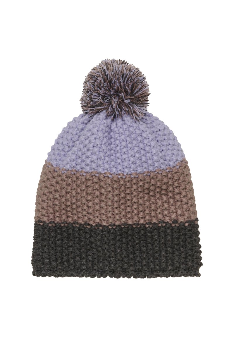 Stickad mössa med en pom-pom på toppen, prydd med lila, brun och mörkgrå ränder. Strukturen är tjock och vävd med ett mysigt utseende.