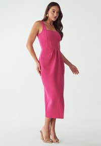 BWLDR ABRIEL MIDI DRESS - Laisvo kirpimo suknelė - hot pink