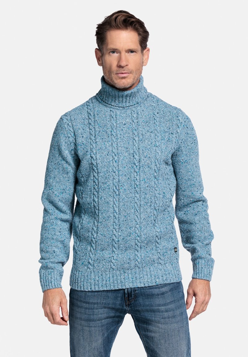 Lichtblauwe coltrui in een textuur gebreid ontwerp, met geribbelde boorden en zoom, voorzien van een kabelpatroon door het hele stuk.