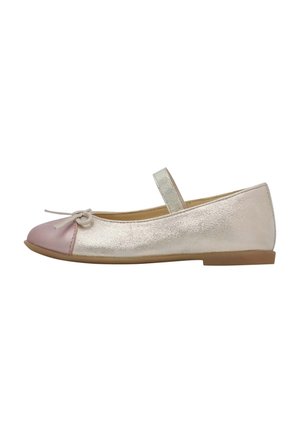 Scarpina da ballet piatta in rosa metallico e argento, con punta arrotondata, fascia elastica e un fiocco decorativo sul davanti. Texture liscia e dettagli minimi.