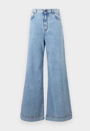 Šviesiai mėlynos plačios kojų džinsai, pagaminti iš džinsinio audinio. Aukštai iškirpti, su kontrastingomis siūlėmis, penkiomis kišenėmis ir mygtuko užsegimu juosmens srityje.