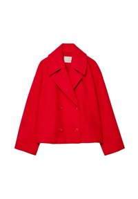 Veste rouge courte à double boutonnage avec de grands revers crantés, deux poches avant et des coutures verticales subtiles. Texture de tissu en laine lisse.