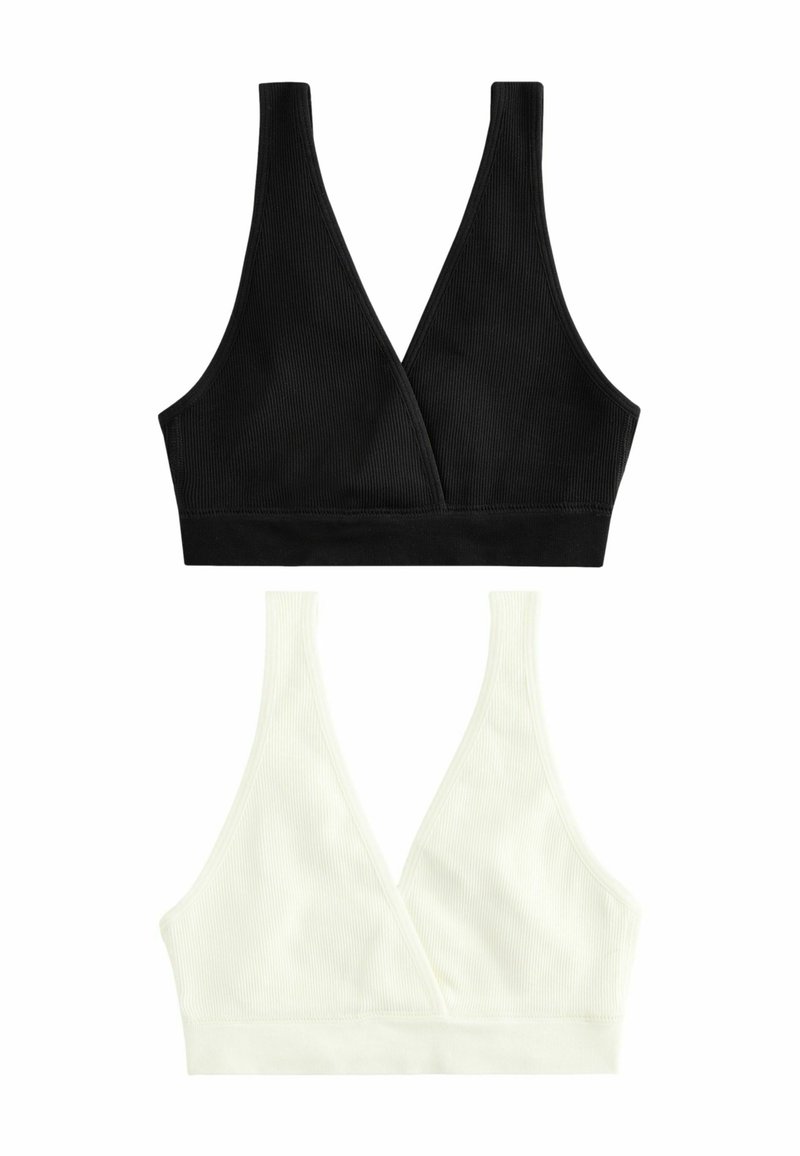 Zwarte en crèmekleurige geribbelde bralettes met een V-halsontwerp, voorzien van brede banden en een gladde textuur. Elke heeft een effen kleur en een eenvoudige constructie.
