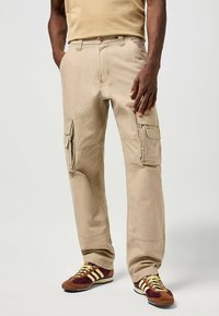 CASUAL RELAXED FIT - Cargobukser - mottled green