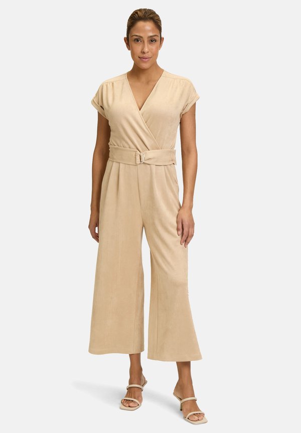 MIT EINGRIFFTASCHEN - Jumpsuit - beige