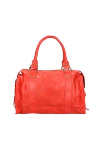 Borsa a tracolla in pelle rossa con doppi manici superiori, chiusura con zip e hardware decorativo in tonalità oro. Texture liscia con dettagli di cucitura minimi.