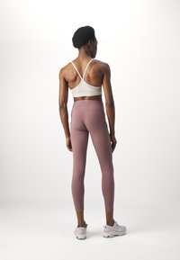 Nike Performance ONE - Tajice - smokey mauve