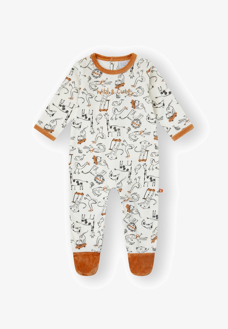 Body blanco con estampados de animales en negro y naranja. Presenta mangas largas, cuello redondo y puños y pies de felpa naranja. Detalle con texto "Salvaje y Adorable".