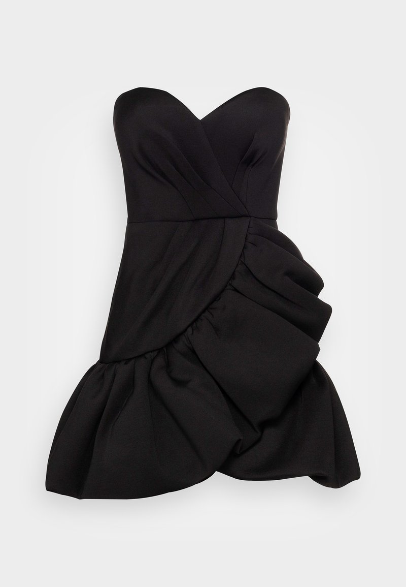 Abito nero senza spalline con un busto aderente, dettagli drappeggiati e un orlo svasato e arricciato. Realizzato in un tessuto liscio e strutturato.