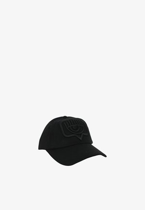 Cappello da baseball nero con un logo a occhio in rilievo sulla parte anteriore. Realizzato in tessuto con una texture liscia e un design strutturato. Visiera curva.