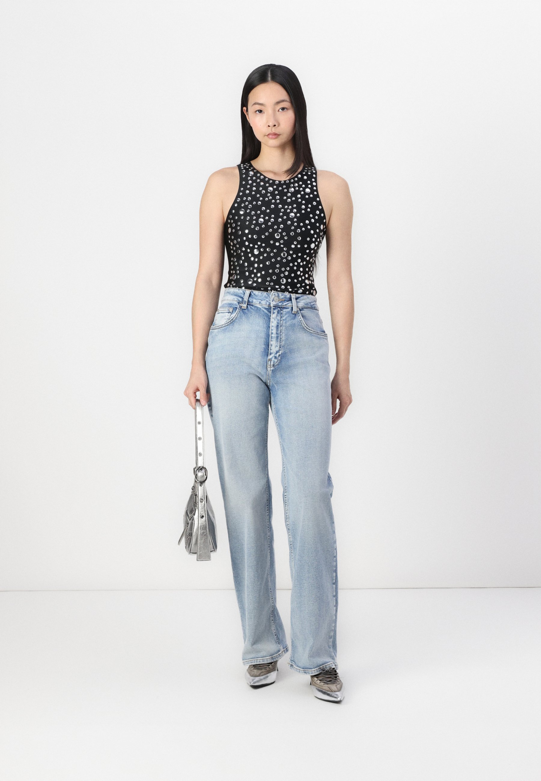 HANA 着用　jaded london ホルタートップス Jaded London トップス- REVOLVE