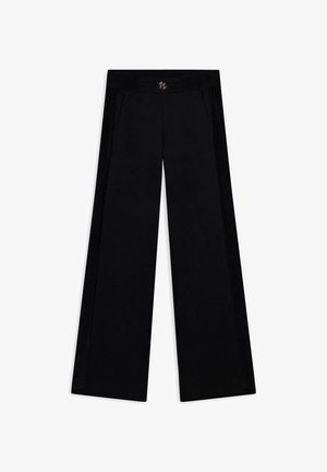 Pantalons larges noirs avec une taille plate, des poches latérales et un accent doré à la taille. Tissu texturé avec une finition douce.