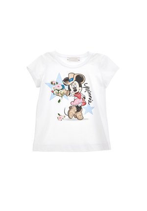 Weißes Baumwoll-T-Shirt mit einer Cartoon-Maus, die einen Cowboyhut trägt, Blumen hält, ein pinkes Kleid trägt und florale Akzente vor blauen Sternformen zeigt.