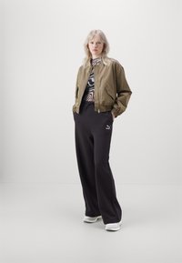 Puma RELAXED  czarny