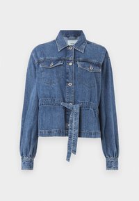 Veste en denim bleu dotée d'une taille ajustée, de longues manches bouffantes, de deux poches poitrine et d'une fermeture à boutons à l'avant. Présente un lien à la taille.
