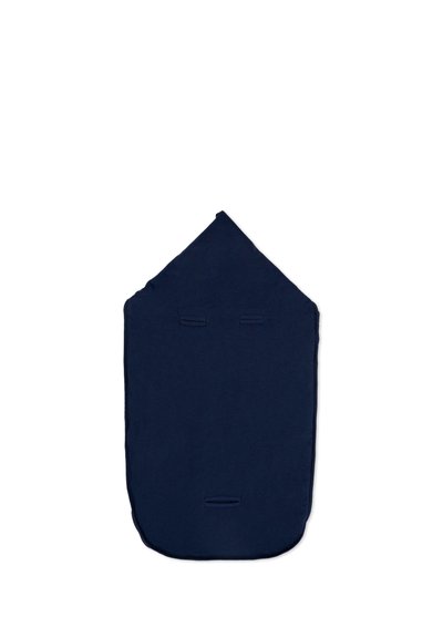 Granatowy becik dla niemowląt z kapturem i trzema poziomymi otworami na pasy bezpieczeństwa, zaprojektowany dla komfortu i bezpieczeństwa dziecka.