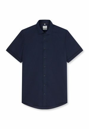 Marineblauses kurzärmeliges Hemd mit Knopfleiste, klassischem Kragen und abgerundetem Saum, flach auf weißem Hintergrund gelegt.