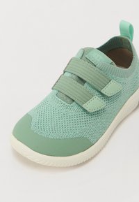 Thumbnail Image 6