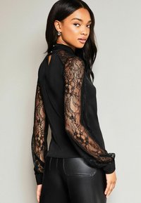 Lipsy REGULAR FIT - LONG SLEEVE KEYHOLE  - Blúz - black lace