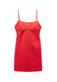 Rode slipdress met verstelbare spaghettibandjes, voorzien van een gerimpeld lijfje en een rechte zoom, gemaakt van lichtgewicht stof.