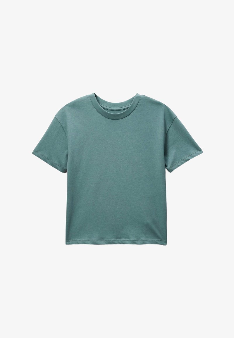 T-shirt à manches courtes en teal atténué, fabriqué en coton lisse, avec un col rond classique et une coupe décontractée.