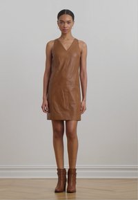 Lauren Ralph Lauren LAMBSKIN SLEEVELESS SHIFT DRESS - Dienas kleita - brown
