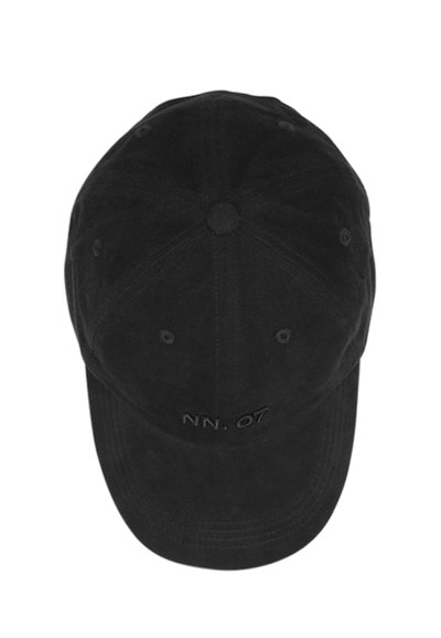 Black baseball cap with six ventilation holes and stitched text "NN. 07" on the front center of the crown.