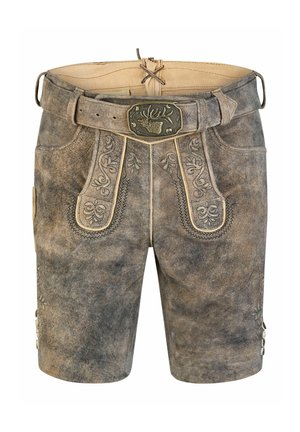 Traditionele bruine leren lederhosen korte broek met decoratieve borduursels en een riem met een messing gesp met een hertenhoofd ontwerp.