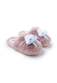 Pantofole rosa morbide con applicazioni a forma di nuvola che presentano volti sorridenti e dettagli in nastro pastello. Texture soffice e design open-toe.
