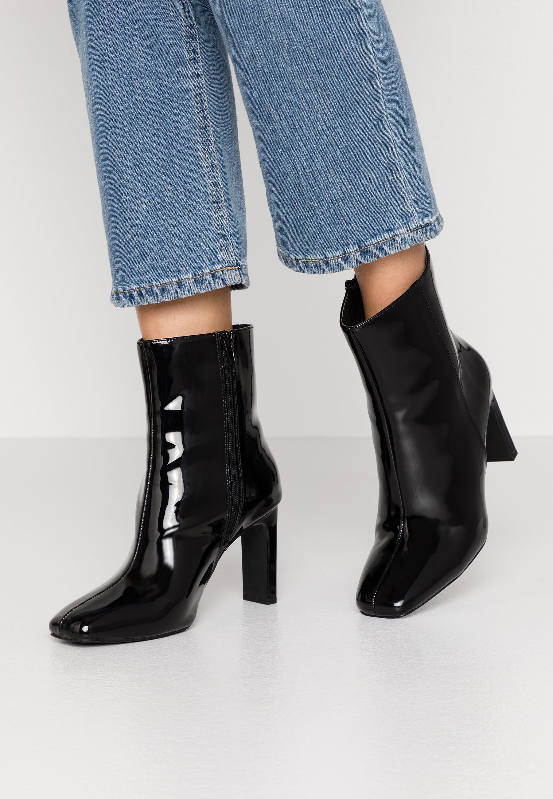 Nly by Nelly SQUARED TOE BOOT Enkellaarsjes met hoge hak Nly by Nelly SQUARED TOE BOOT Enkellaarsjes met hoge hak