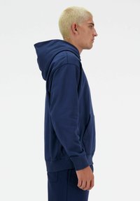 New Balance ATHLETICS EMBROIDERED - Felpa con cappuccio - nb navy