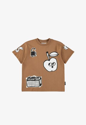 Hnědé tričko s krátkým rukávem zdobené černobílými kreslenými motivy: jablko, červ, zámek a retro rádio. Materiál z bavlny.