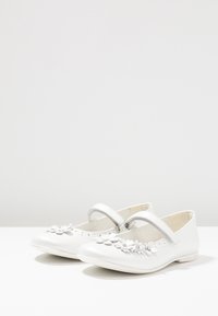 Primigi Bailarinas con hebilla - white