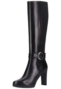Botas de cuero negras hasta la rodilla con un acabado brillante, que presentan una correa con estampado de cocodrilo y una hebilla metálica redonda, así como un tacón alto.