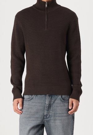 Stickad tröja - dark brown