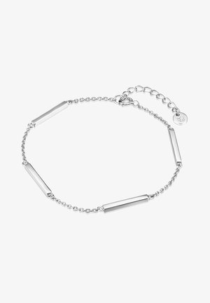 Ezüst karkötő hosszúkás henger alakú láncszemekkel, állítható kapoccsal és egy kis címkével, amelyen szimbólum található.