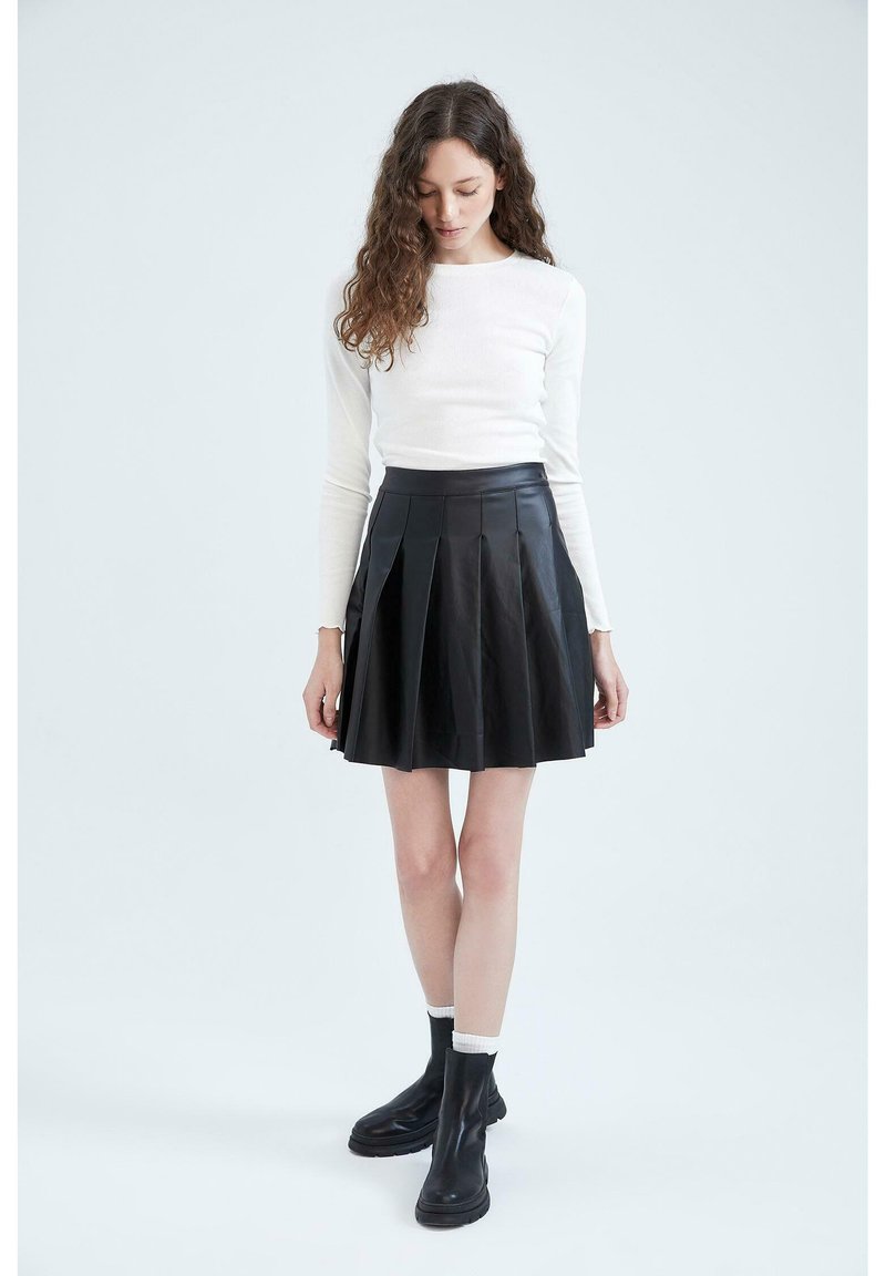 DeFacto Longsleeve crème DeFacto Longsleeve crème