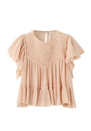 Blusa de manga corta rosa claro con mangas con volantes, canesú bordado, corte suelto plisado y cierre con botones en la nuca.