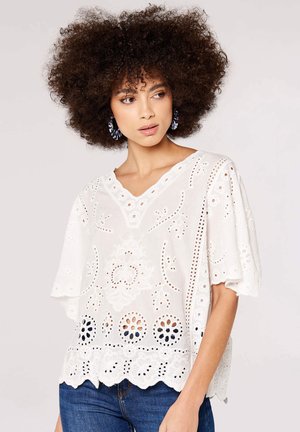 EMBROIDERED - Blusa - white