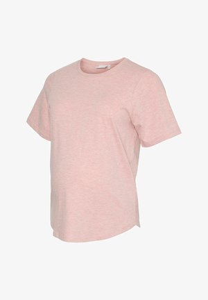 Lyserød kortærmet t-shirt med rund halsudskæring og en let løs pasform, vist mod en ensfarvet hvid baggrund.
