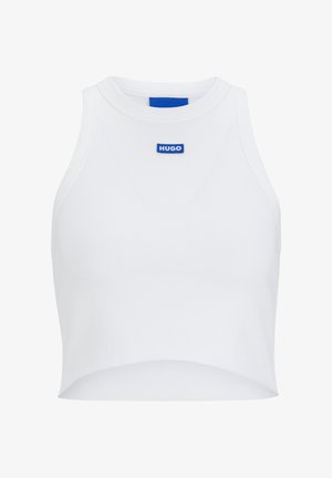 Hvit stripete crop-top med høy krage og kortet hem, med en blå "HUGO"-logo i midten. Glatt tekstur, uten ermer.
