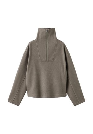 Sivý pulóver vyrobený z jemného materiálu, so stojacím golierom so zipsom, spustenými ramenami a skráteným strihom. Minimalistické švy.