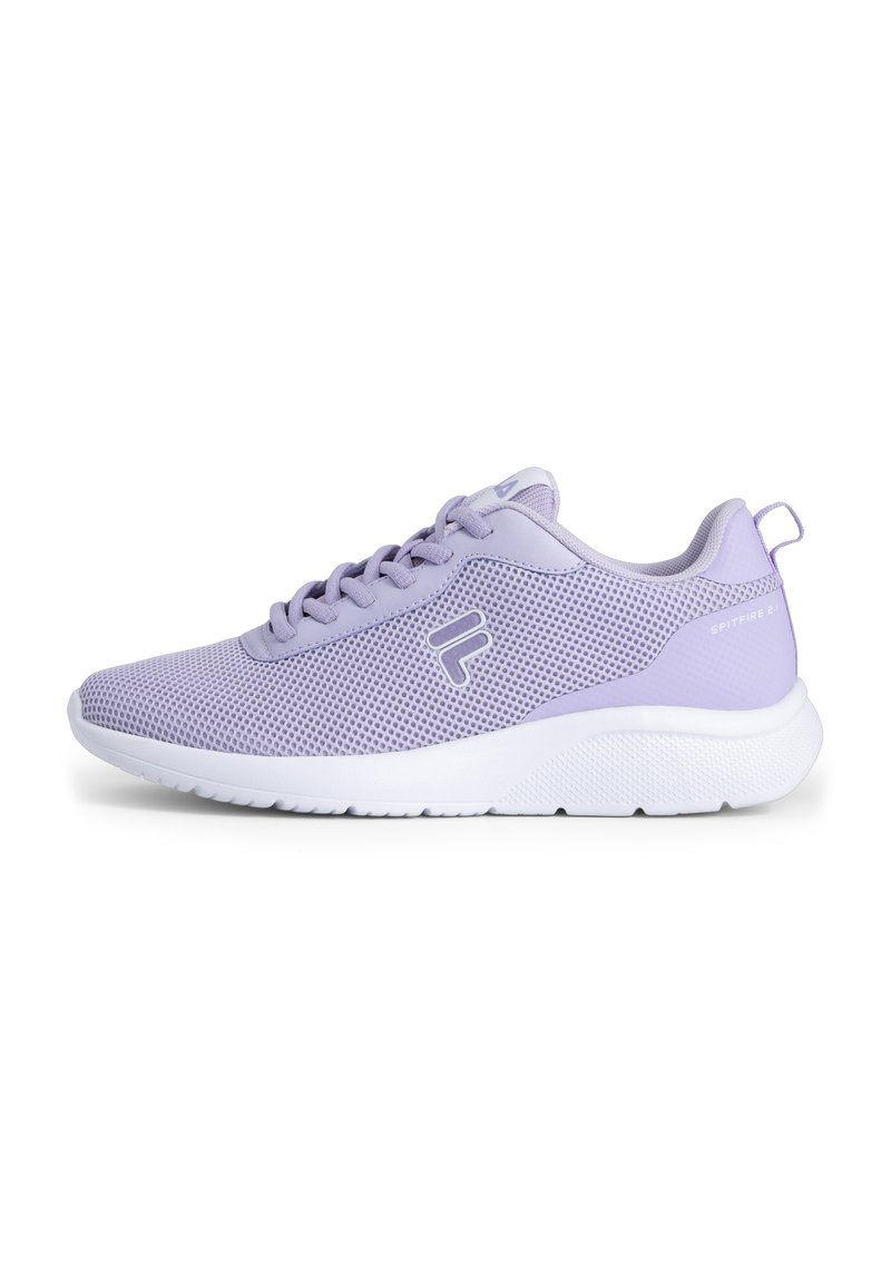 Scarpa sportiva lilla con tomaia in mesh, chiusura con lacci, suola in gomma bianca e dettagli laterali testurizzati. Presenta una linguetta sul tallone.