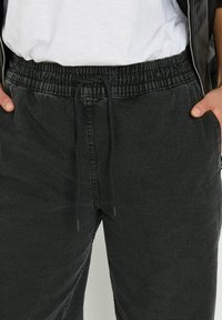 Thumbnail Image 4