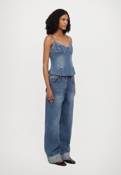 Ksubi LOW RIDER CUFFED AGED - Džíny Straight Fit - blue denim