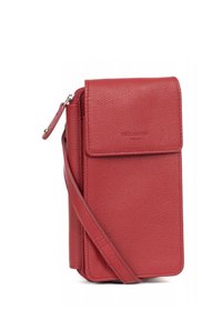 Borsa a tracolla rossa in pelle con superficie testurizzata, chiusura a patta e tracolla regolabile. Presenta un compartimento con zip per una conservazione sicura.