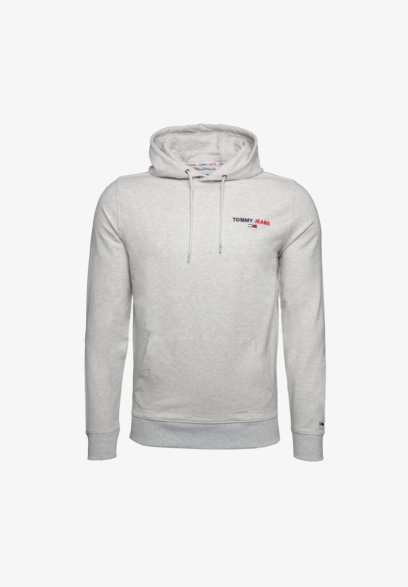 Felpa grigia chiara realizzata in cotone misto, con tasca frontale, cappuccio regolabile con cordino e logo "TOMMY JEANS" in rosso e blu sul petto.