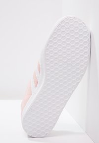 Thumbnail Image 5