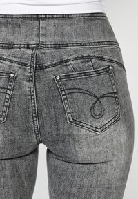 Koroshi Testhezálló fazon - denim gris grey denim